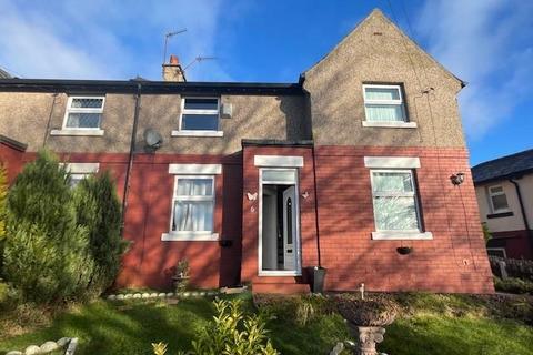 3 bedroom semi-detached house to rent, Springhead Road, Bradford BD13