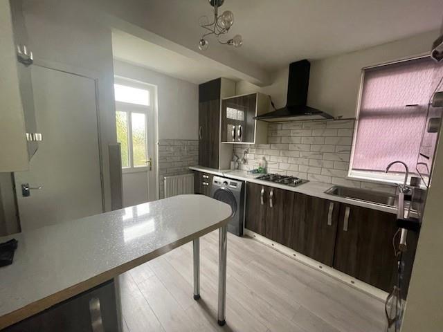 Kitchen 1.jpg