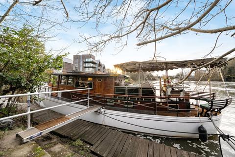 undefined, Thames Street, Weybridge, Surrey