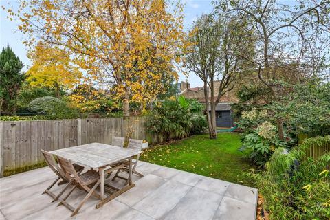 16 Bellamy Street, London, SW12 8BU