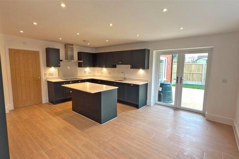 4 bedroom detached house for sale, Offenham Road, Evesham, Worcestershire