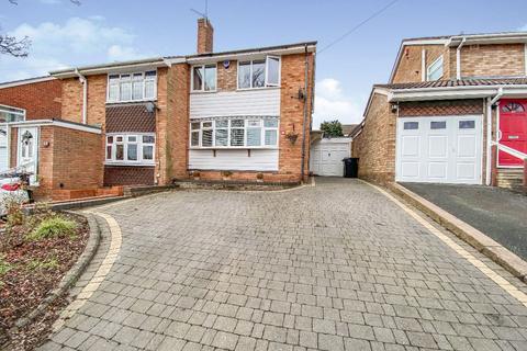 4 bedroom semi-detached house to rent, Balmoral Road, Stourbridge