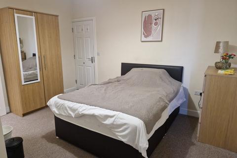 undefined, HMO Room 5, 099 Victoria Road