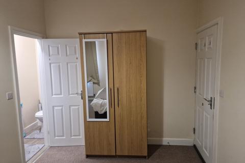 undefined, HMO Room 5, 099 Victoria Road