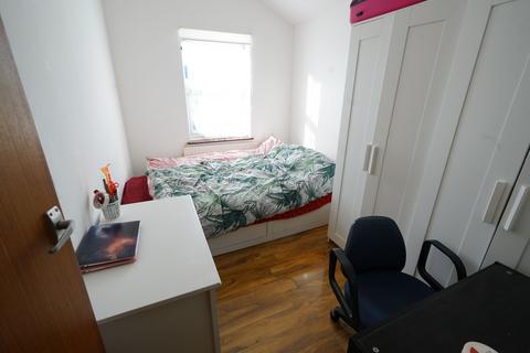 31 Belmont Road, Grays, RM17 5YJ