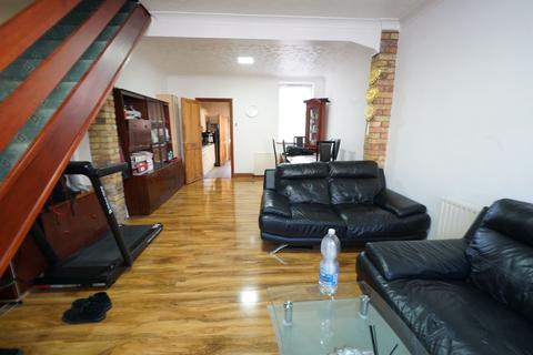31 Belmont Road, Grays, RM17 5YJ