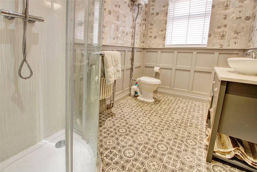 Shower Room G.F.