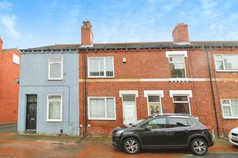 2 bedroom terraced house to rent, Glebe Street, West Yorkshire WF10