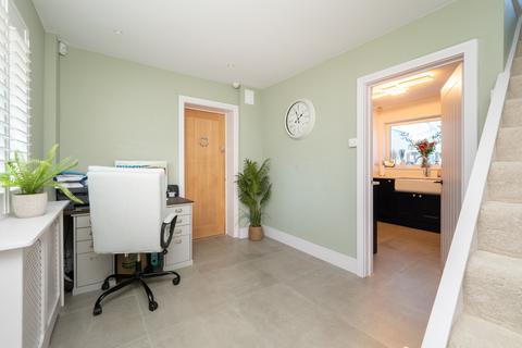 1 Antrobus Close, Sutton, SM1 2EL