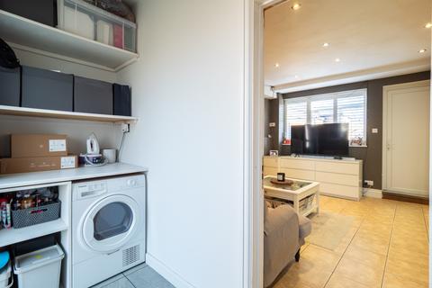 1 Antrobus Close, Sutton, SM1 2EL