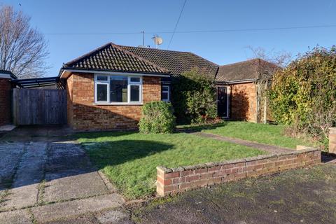 2 bedroom bungalow to rent, Pymcombe Close, Buckinghamshire HP27