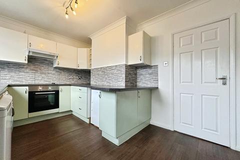 3 bedroom terraced house to rent, Westbury Grove, West Yorkshire LS10