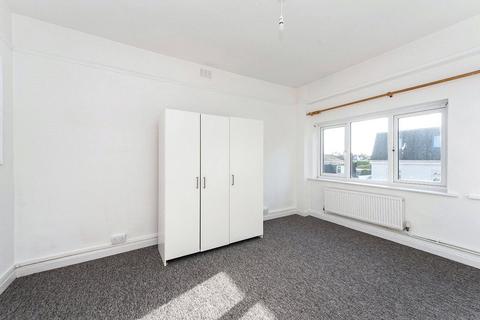 2 bedroom flat for sale, High Street, Twickenham TW2