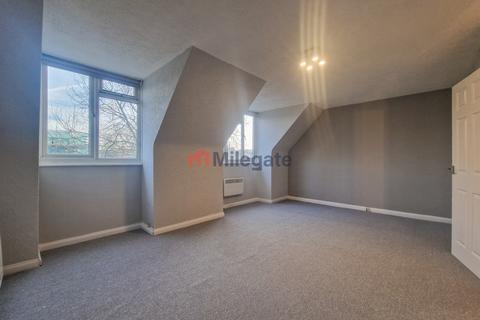 2 bedroom maisonette to rent, High Street, Rayleigh SS6