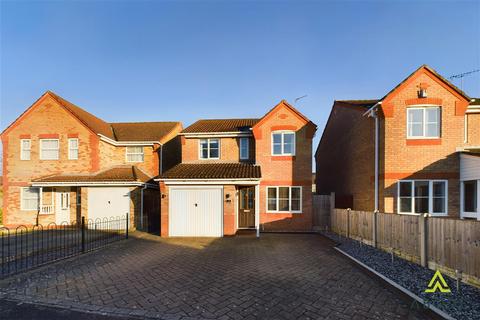 3 bedroom detached house for sale, Higgott Close, Burton-On-Trent DE14