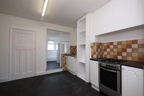 1 bedroom flat for sale, Lodge Avenue, Dagenham, RM8