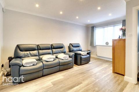 4 bedroom end of terrace house for sale, Arundel Road, Dartford