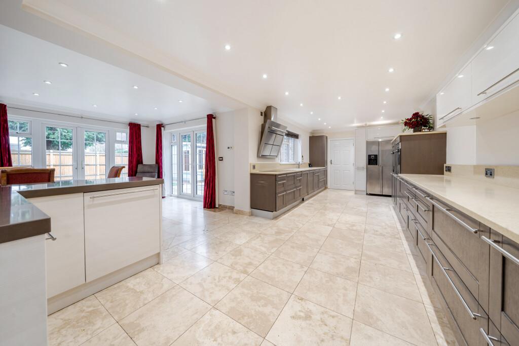 Kitchen/ Breakfast