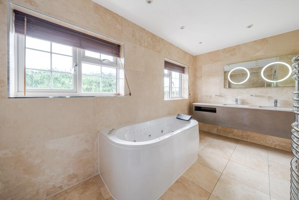 En-Suite 1