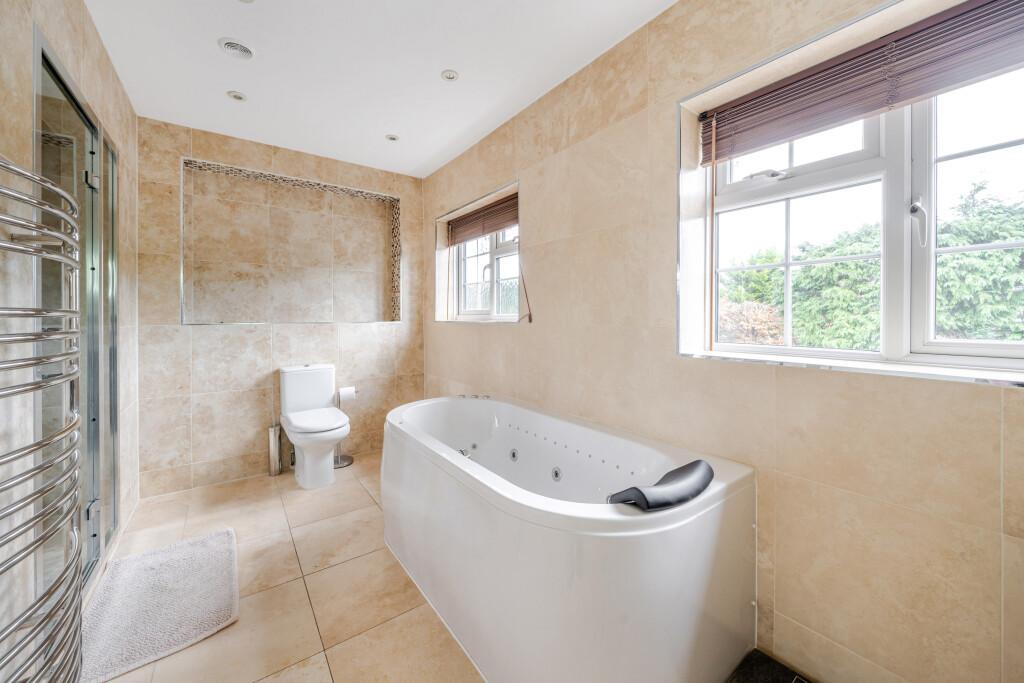 En-Suite 1