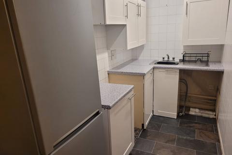 1 bedroom flat for sale, Ibbotson Court, Poyle Road, Colnbrook SL3