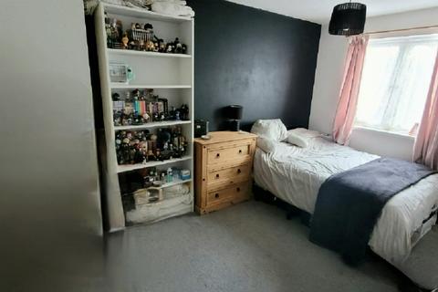 1 bedroom flat for sale, Ibbotson Court, Poyle Road, Colnbrook SL3