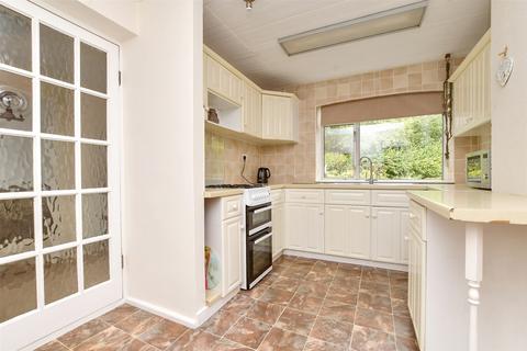 4 Fairfield Way, Coulsdon, CR5 2EP