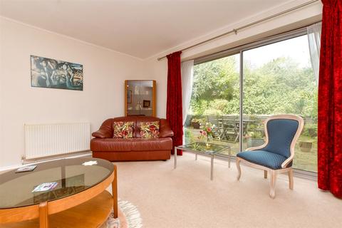 4 Fairfield Way, Coulsdon, CR5 2EP