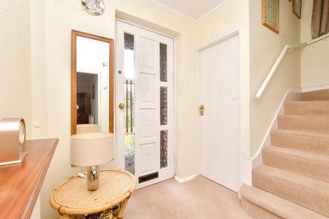 4 Fairfield Way, Coulsdon, CR5 2EP