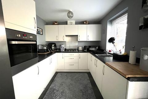 4 bedroom detached house for sale, Buckmaster Way, Rugeley