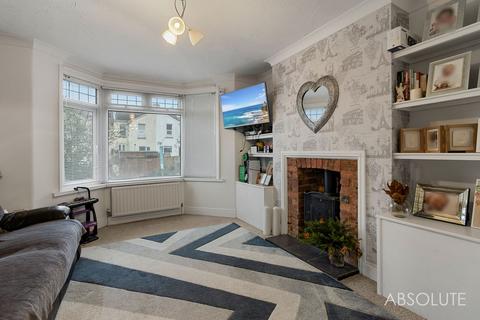17 Batson Gardens, Paignton, TQ4 5LT