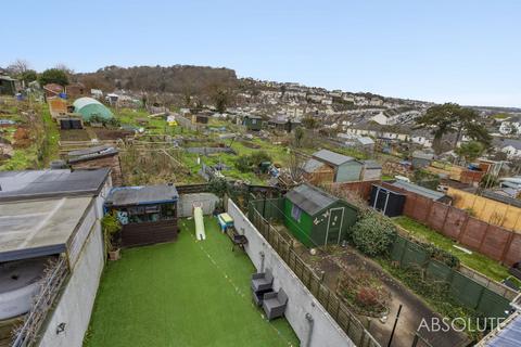 17 Batson Gardens, Paignton, TQ4 5LT