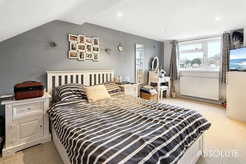 17 Batson Gardens, Paignton, TQ4 5LT