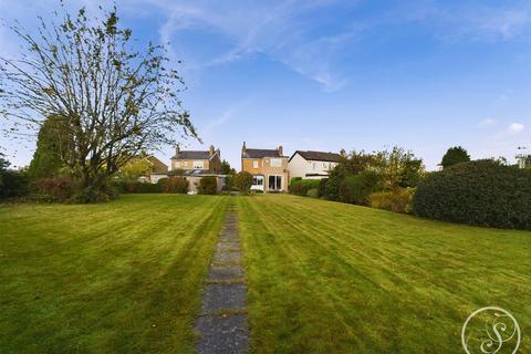 3 bedroom detached house for sale, Temple Lane, Leeds