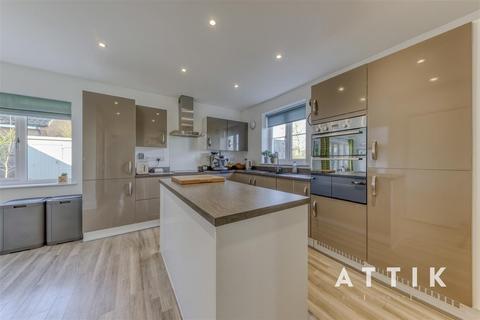 4 bedroom detached house for sale, Harvest Road, Attleborough