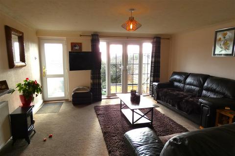 3 bedroom end of terrace house for sale, Llanteg Park, Llanteg, Narberth