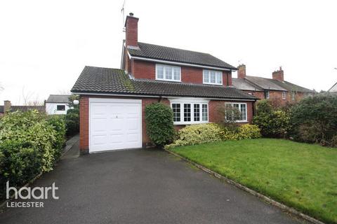 3 bedroom detached house to rent, Main Street, Leicester