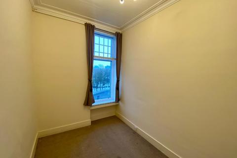 2 bedroom flat to rent, Rosemount Viaduct, City Centre, Aberdeen, AB25