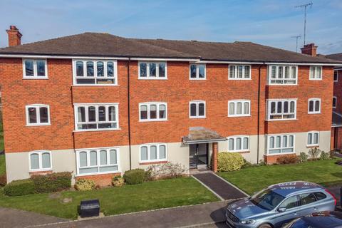 2 bedroom apartment for sale, Queens Court, Solihull B91