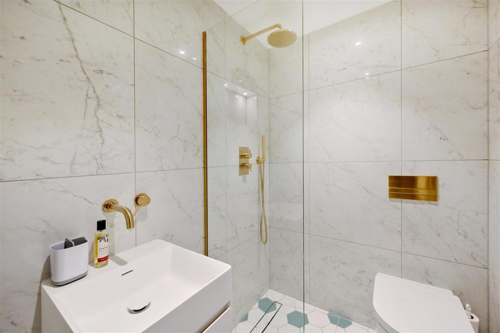 Garden Room Bathroom