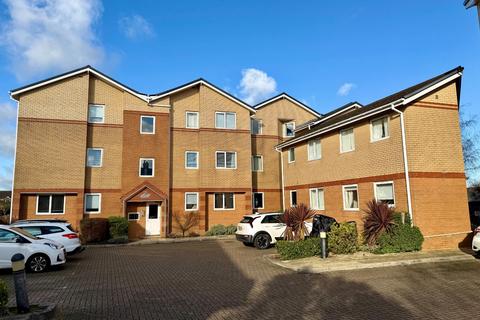 2 bedroom apartment to rent, Vespasian Road, Hampshire SO18