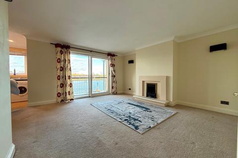 2 bedroom apartment to rent, Vespasian Road, Hampshire SO18