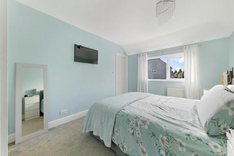 1 The Hawthorns, Epsom, KT17 2QA