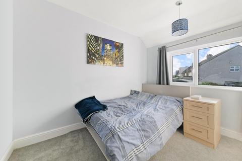 1 The Hawthorns, Epsom, KT17 2QA
