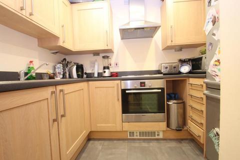 1 bedroom apartment to rent, Ashton Court, Woking GU21