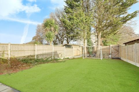 4 bedroom detached bungalow for sale, Pinewood Avenue, Leigh-on-sea, SS9