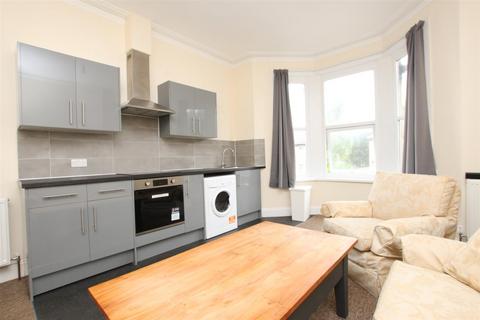 3 bedroom flat to rent, 59 Newbridge Road, Bath BA1