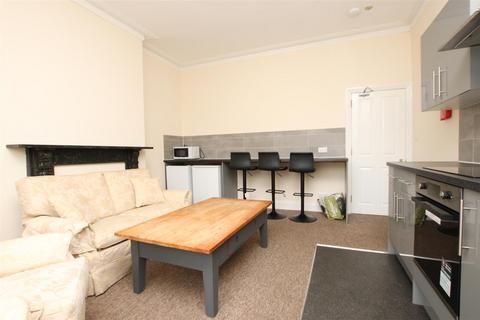 3 bedroom flat to rent, 59 Newbridge Road, Bath BA1