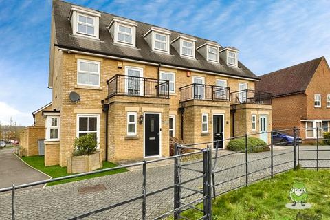 3 bedroom townhouse for sale, Avington Way, Sherfield-on-Loddon, Hook, Hampshire, RG27