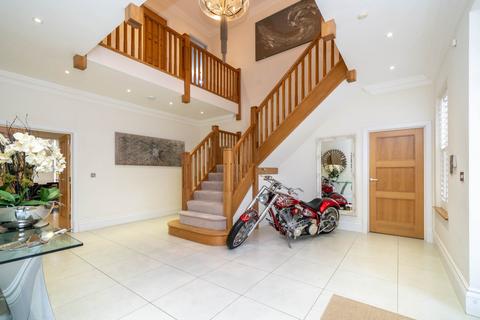 6 bedroom detached house to rent, Sheethanger Lane, Hemel Hempstead HP3